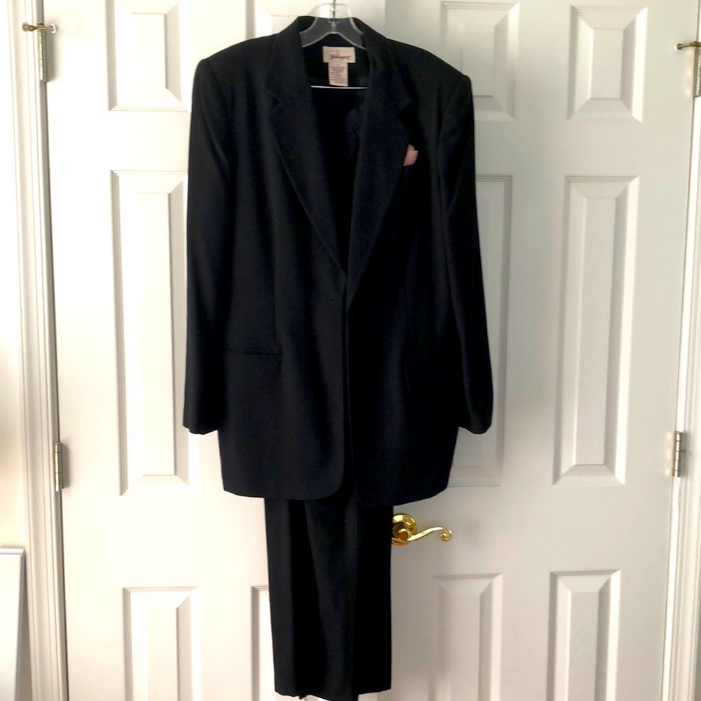 Black pant suit size 16